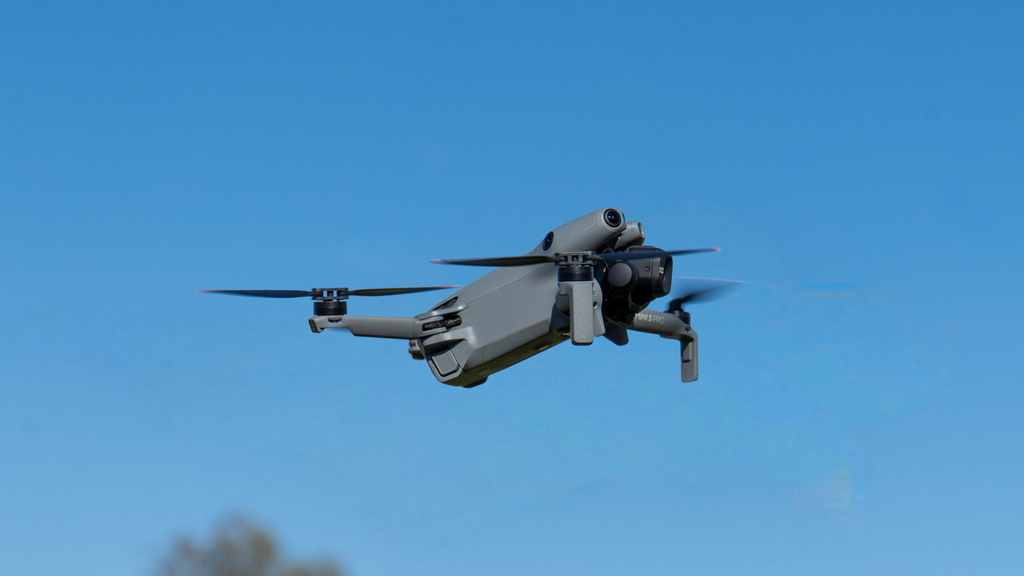 DJI Mini 5 PRO - 5.5" Display RC2 Controller - 3 Intelligent Flight Batteries